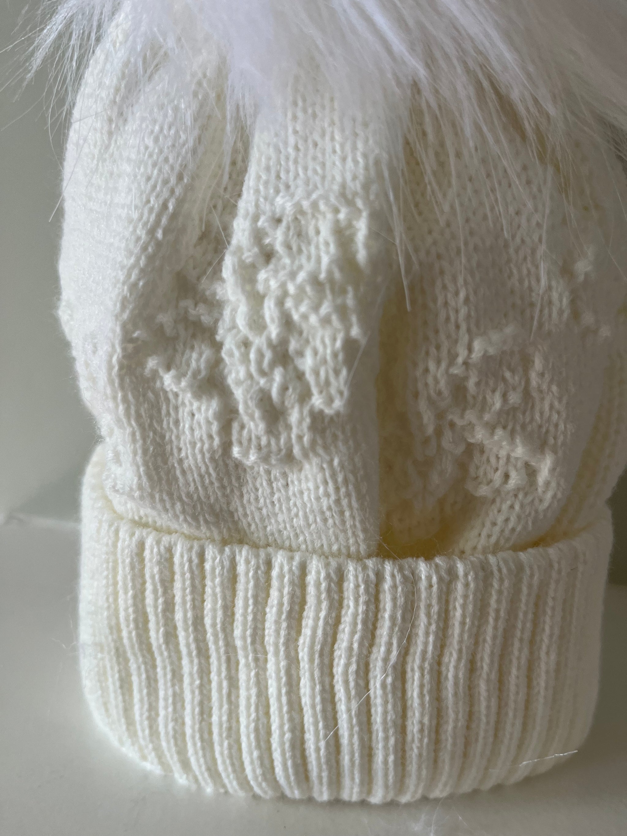 Beauty Ivory Faux Fur Pom Knitted  Bobble Hat