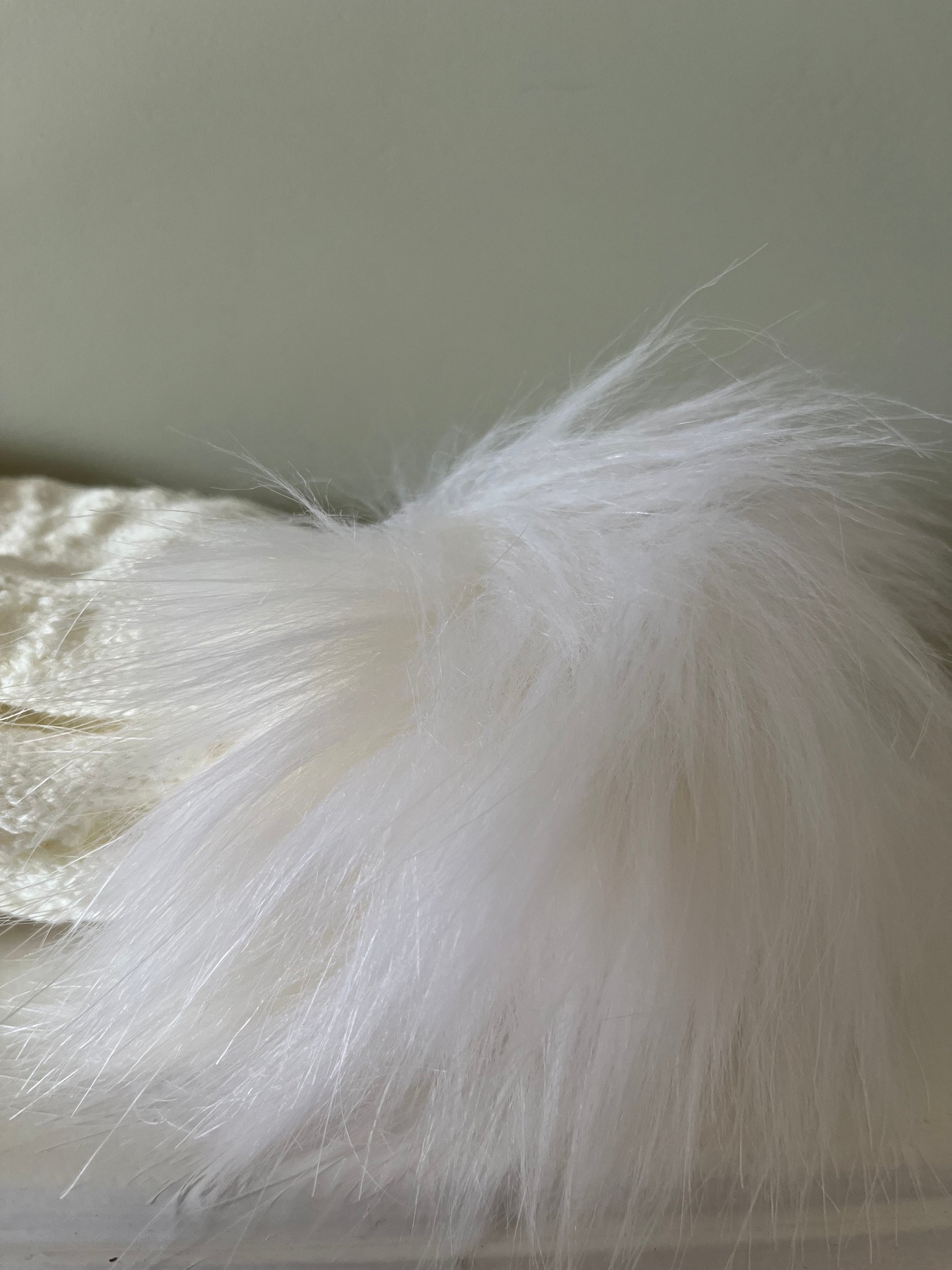 Beauty Ivory Faux Fur Pom Knitted  Bobble Hat
