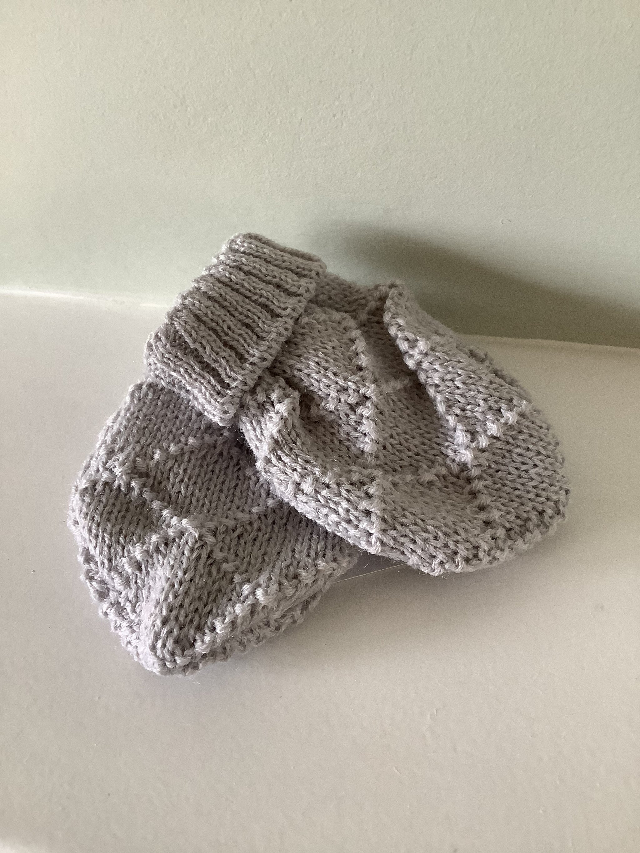 Baby Hopscotch Grey Knitted Mittens