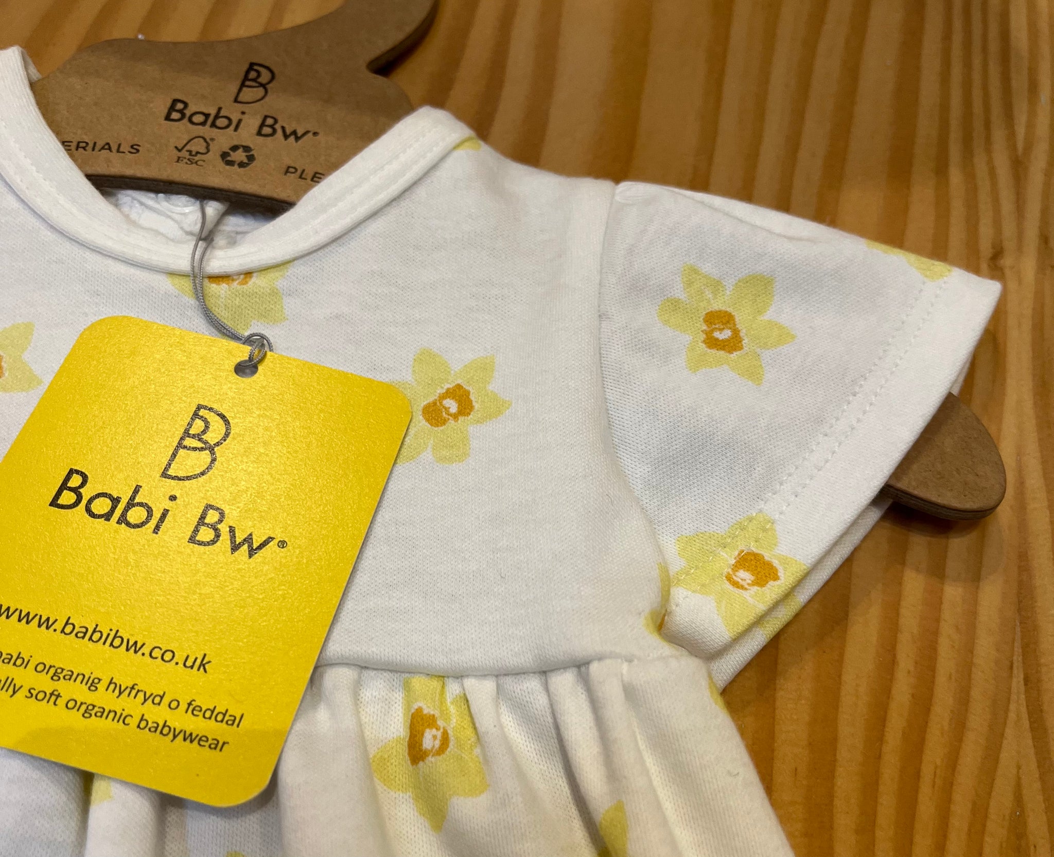 Short sleeve Babi Bw Yellow Daffodil  Print Dress OFFER