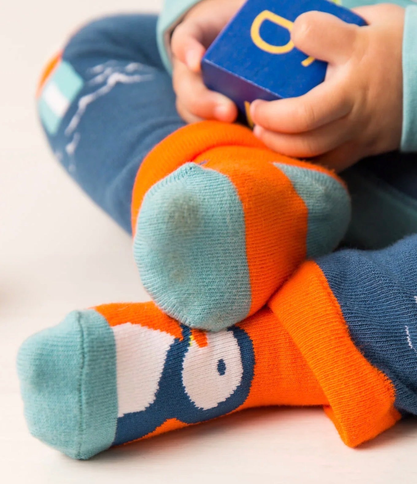 Kenzie the Puffin Socks Blade & Rose