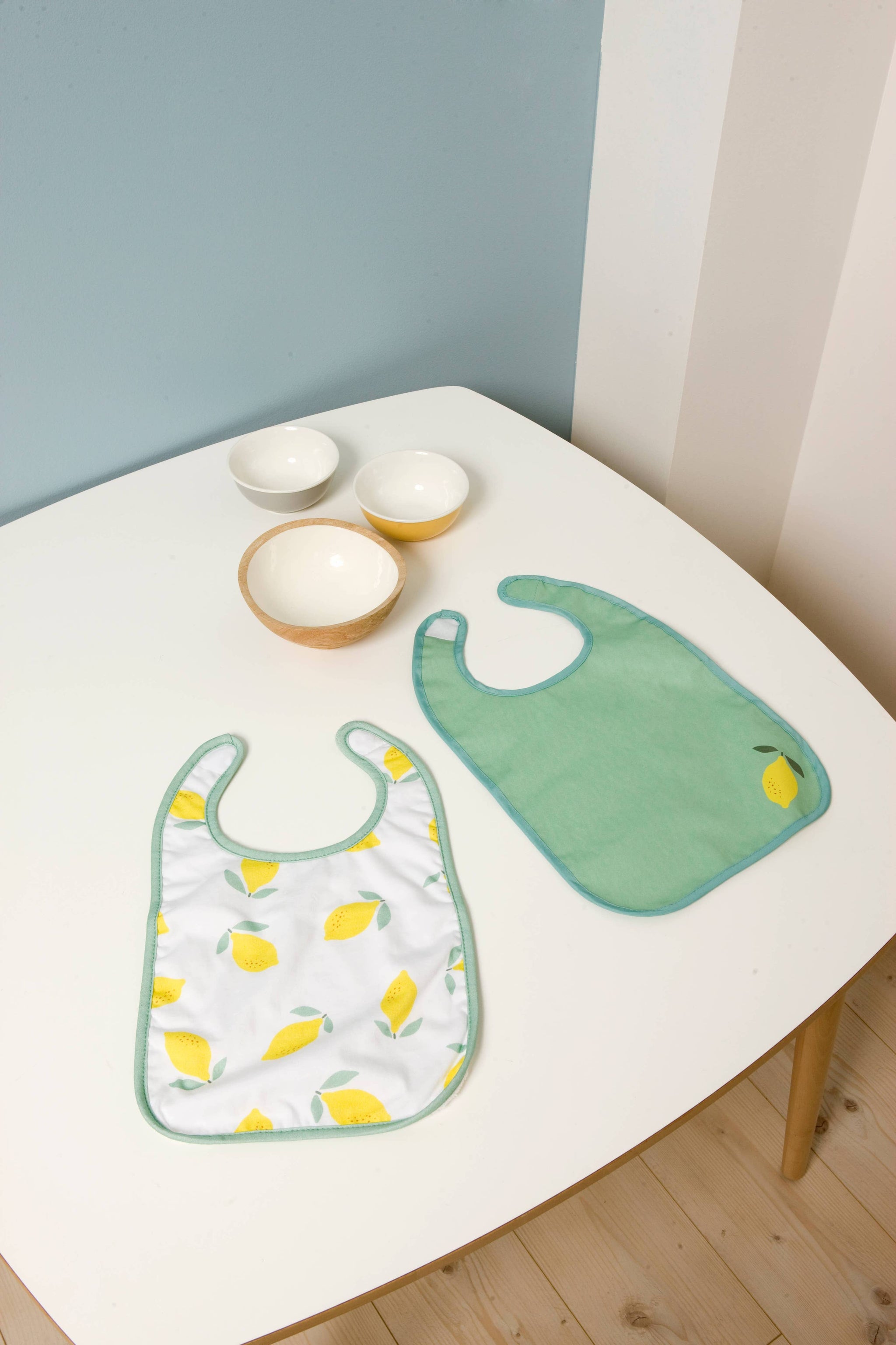 BTL Set of 2 Bibs - Happy Lemon