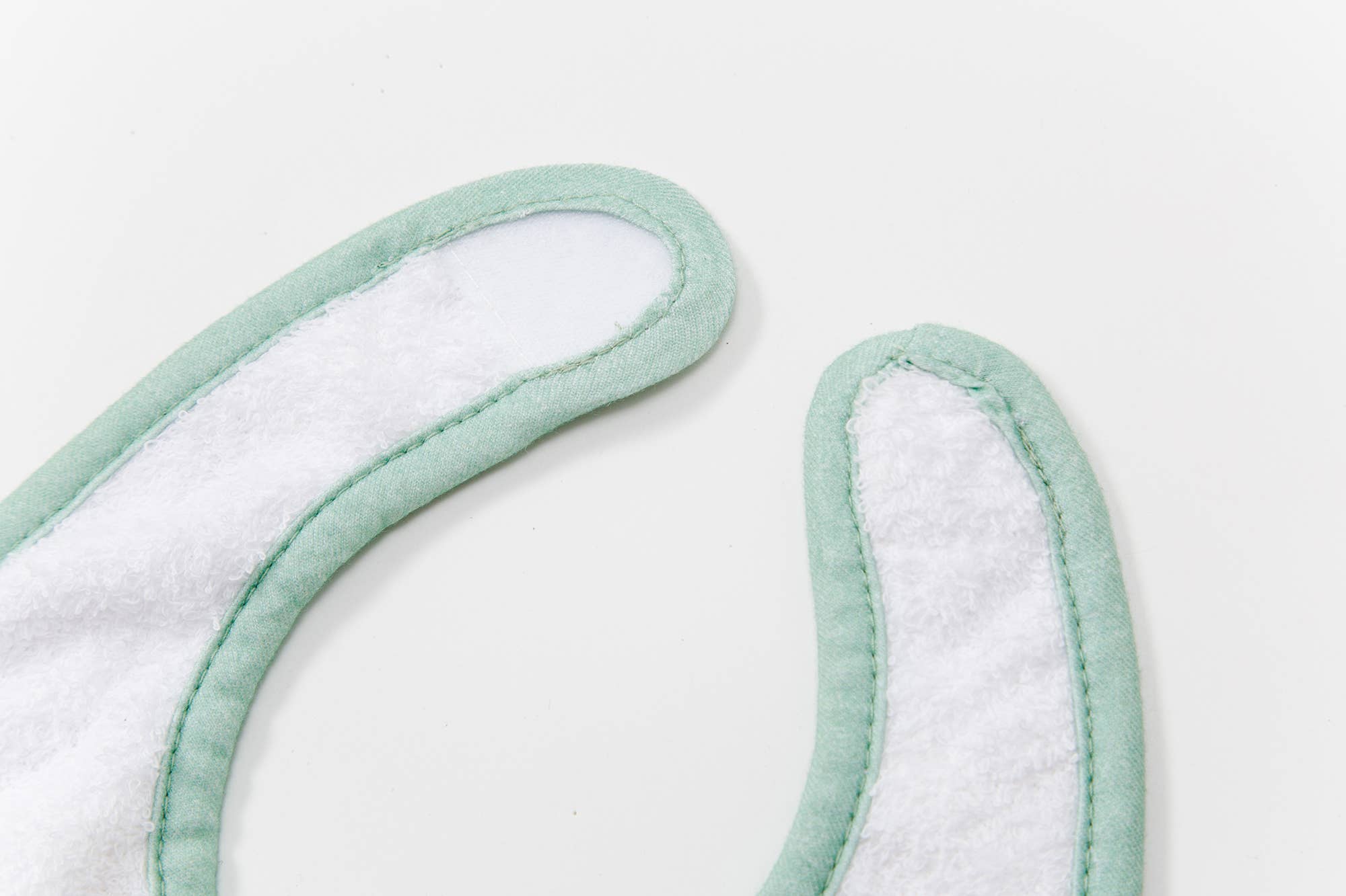 BTL Set of 2 Bibs - Happy Lemon